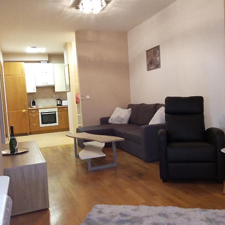 Zen Apartman Budakalasz Exterior photo